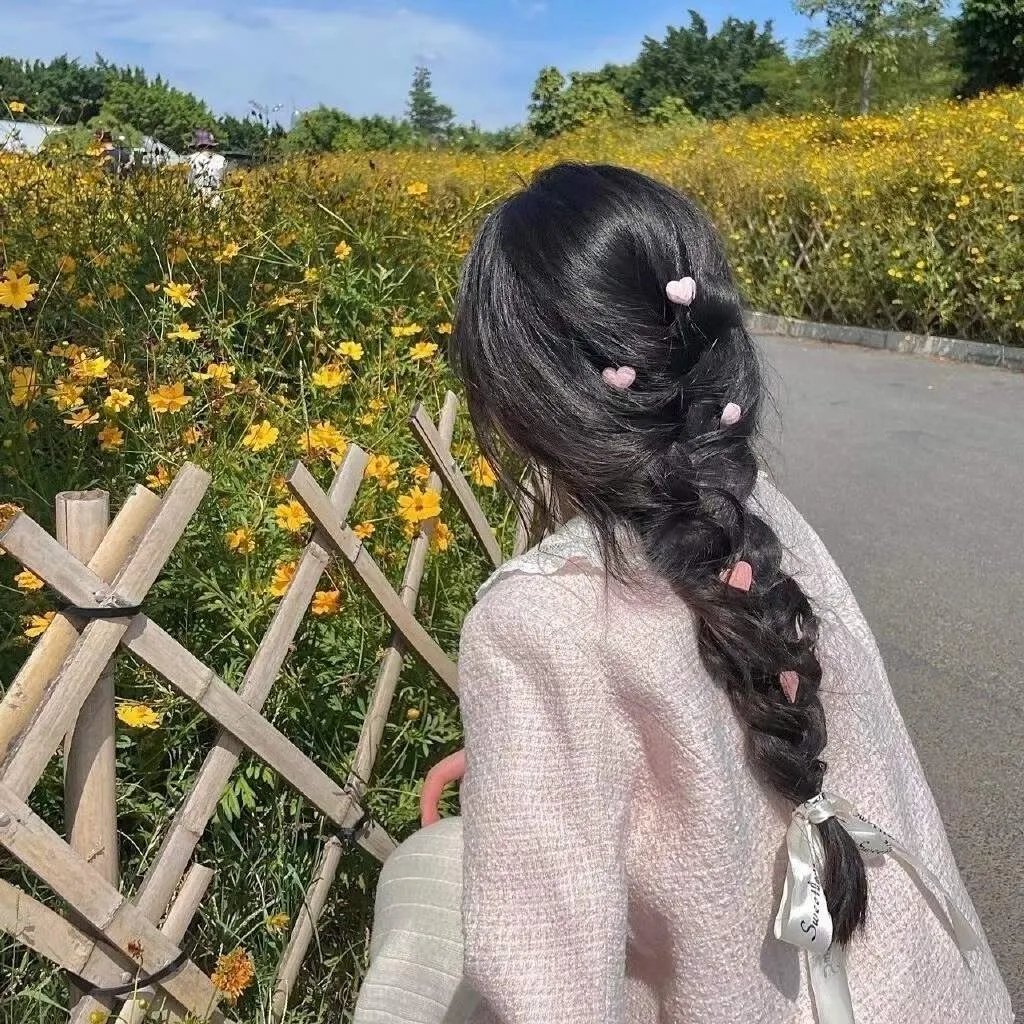 粉红色和铲子 封面